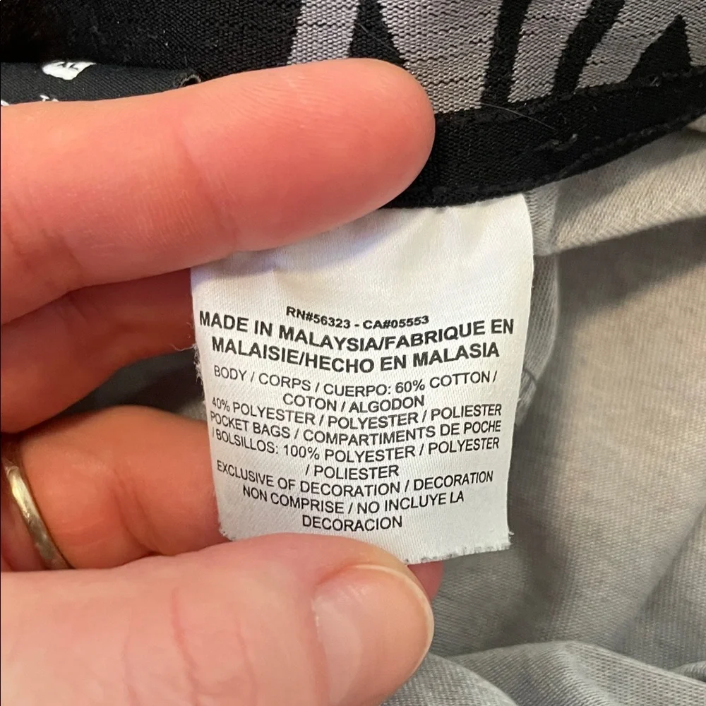 Nike Men's Athletic Gray Shorts - Picture 4 of 4